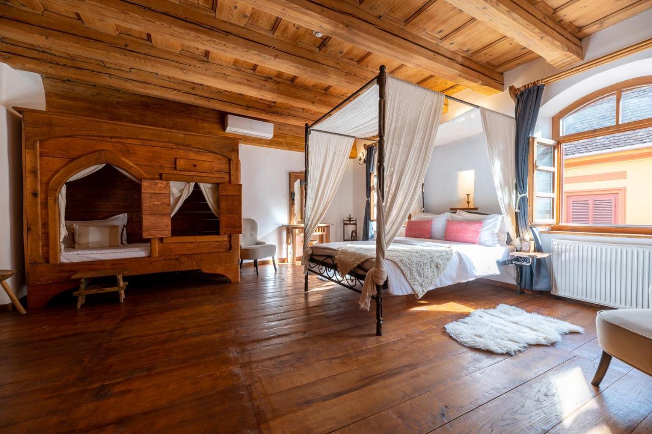 Boutique Hotel Von Graf Sighisoara Exterior photo